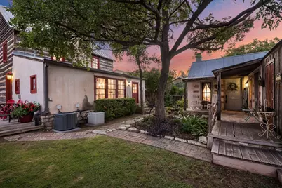 104 E Austin St #B, Fredericksburg, TX 78624 - Photo 9