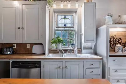 104 E Austin St #B, Fredericksburg, TX 78624 - Photo 17