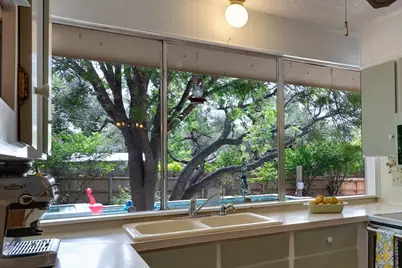 308 Tanglewood Dr, Fredericksburg, TX 78624 - Photo 5