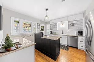 210 N Acorn St, Fredericksburg, TX 78624 - Photo 9