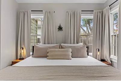 210 N Acorn St, Fredericksburg, TX 78624 - Photo 15