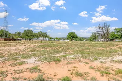 1001 W Travis St, Fredericksburg, TX 78624 - Photo 3