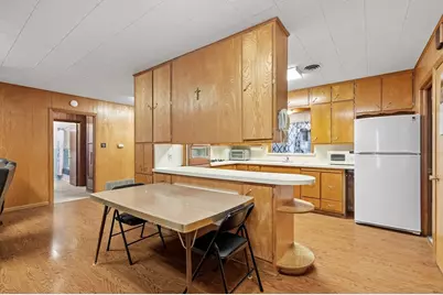 303 Walnut St, Fredericksburg, TX 78624 - Photo 11