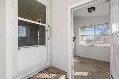 303 Walnut St, Fredericksburg, TX 78624 - Photo 9