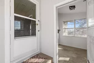 303 Walnut St, Fredericksburg, TX 78624 - Photo 9