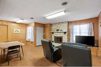 303 Walnut St, Fredericksburg, TX 78624 - Photo 9