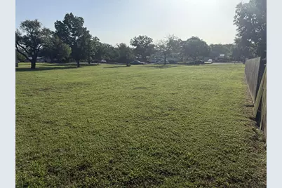 303 Walnut St, Fredericksburg, TX 78624 - Photo 39