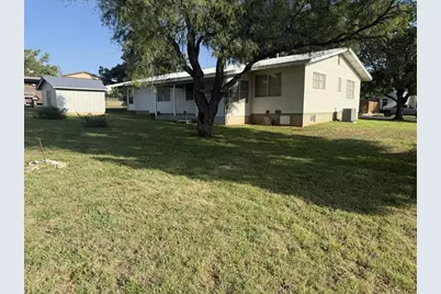 303 Walnut St, Fredericksburg, TX 78624 - Photo 5