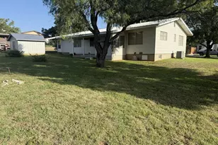 303 Walnut St, Fredericksburg, TX 78624 - Photo 5