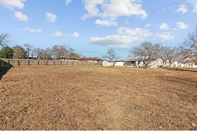 303 Walnut St, Fredericksburg, TX 78624 - Photo 29