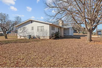 303 Walnut St, Fredericksburg, TX 78624 - Photo 27