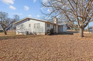 303 Walnut St, Fredericksburg, TX 78624 - Photo 27
