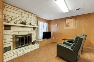 303 Walnut St, Fredericksburg, TX 78624 - Photo 15