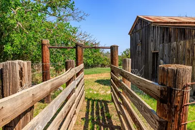 199 Lexington Dr, Fredericksburg, TX 78624 - Photo 43