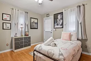 812 W Austin St, Fredericksburg, TX 78624 - Photo 21