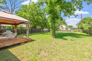 812 W Austin St, Fredericksburg, TX 78624 - Photo 29