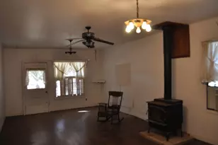 371 Kimble Oaks Dr, Harper, TX 78631 - Photo 9