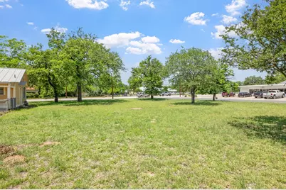 1007 N Llano St, Fredericksburg, TX 78624 - Photo 25