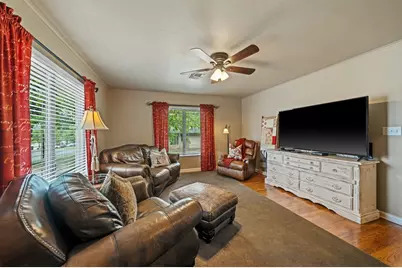 803 Poplar, Fredericksburg, TX 78624 - Photo 5