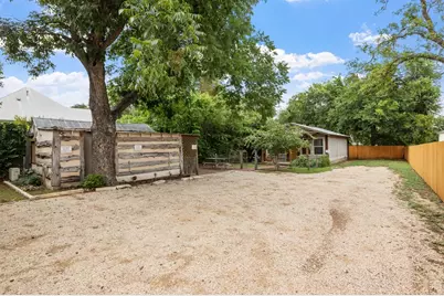 514 W Austin St, Fredericksburg, TX 78624 - Photo 53