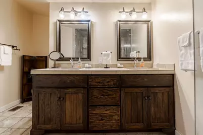 514 W Austin St, Fredericksburg, TX 78624 - Photo 27