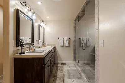 514 W Austin St, Fredericksburg, TX 78624 - Photo 29