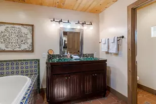 514 W Austin St, Fredericksburg, TX 78624 - Photo 11