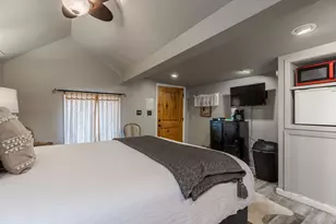 514 W Austin St, Fredericksburg, TX 78624 - Photo 15