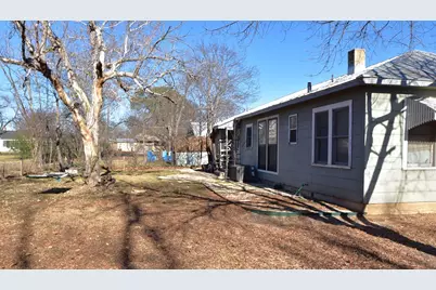 806 N Crockett St, Fredericksburg, TX 78624 - Photo 11