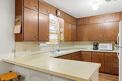 805 N Edison St, Fredericksburg, TX 78624 - Photo 7