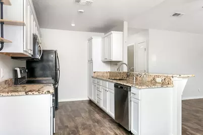 211 Green Oaks Loop, Fredericksburg, TX 78624 - Photo 7