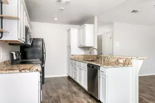 211 Green Oaks Loop, Fredericksburg, TX 78624 - Photo 7