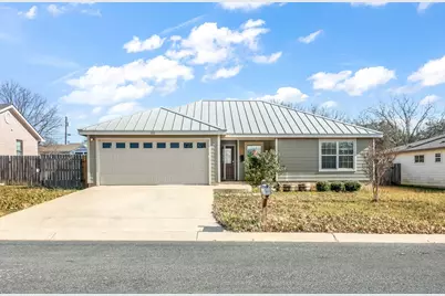 211 Green Oaks Loop, Fredericksburg, TX 78624 - Photo 21