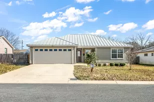 211 Green Oaks Loop, Fredericksburg, TX 78624 - Photo 21