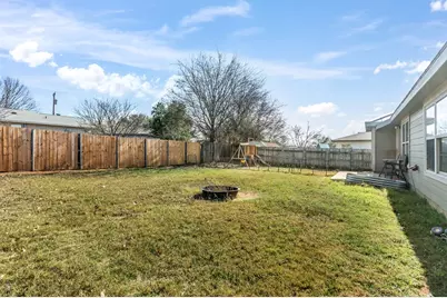 211 Green Oaks Loop, Fredericksburg, TX 78624 - Photo 19