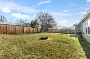 211 Green Oaks Loop, Fredericksburg, TX 78624 - Photo 19