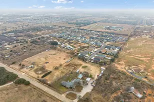 108 E Parlin Ln, Fredericksburg, TX 78624 - Photo 47