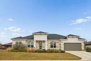 108 E Parlin Ln, Fredericksburg, TX 78624 - Photo 9