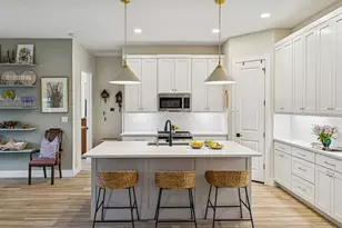 108 E Parlin Ln, Fredericksburg, TX 78624 - Photo 3