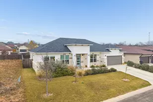 108 E Parlin Ln, Fredericksburg, TX 78624 - Photo 7