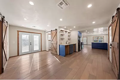 318 W Hackberry St, Fredericksburg, TX 78624 - Photo 13