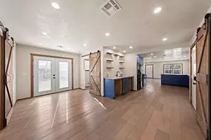 318 W Hackberry St, Fredericksburg, TX 78624 - Photo 13