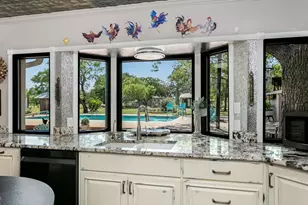 702 S Eagle St, Fredericksburg, TX 78624 - Photo 13