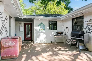702 S Eagle St, Fredericksburg, TX 78624 - Photo 47