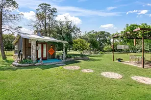 702 S Eagle St, Fredericksburg, TX 78624 - Photo 43