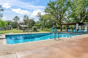 702 S Eagle St, Fredericksburg, TX 78624 - Photo 5