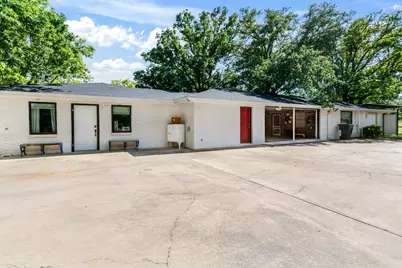 702 S Eagle St, Fredericksburg, TX 78624 - Photo 55