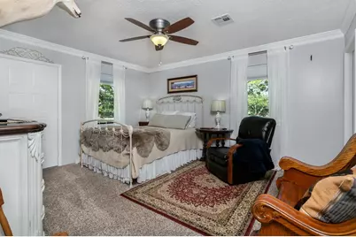 702 S Eagle St, Fredericksburg, TX 78624 - Photo 29