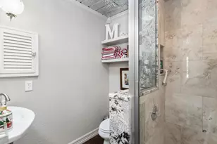 702 S Eagle St, Fredericksburg, TX 78624 - Photo 31