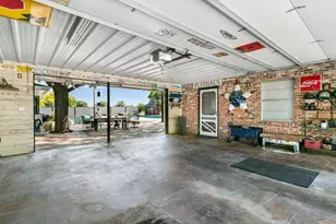 702 S Eagle St, Fredericksburg, TX 78624 - Photo 37